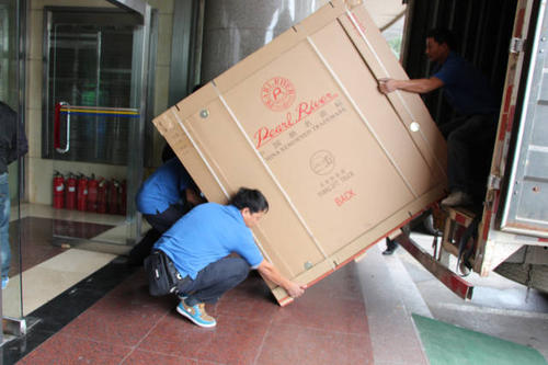 屯昌钢琴贵重工艺品无忧运